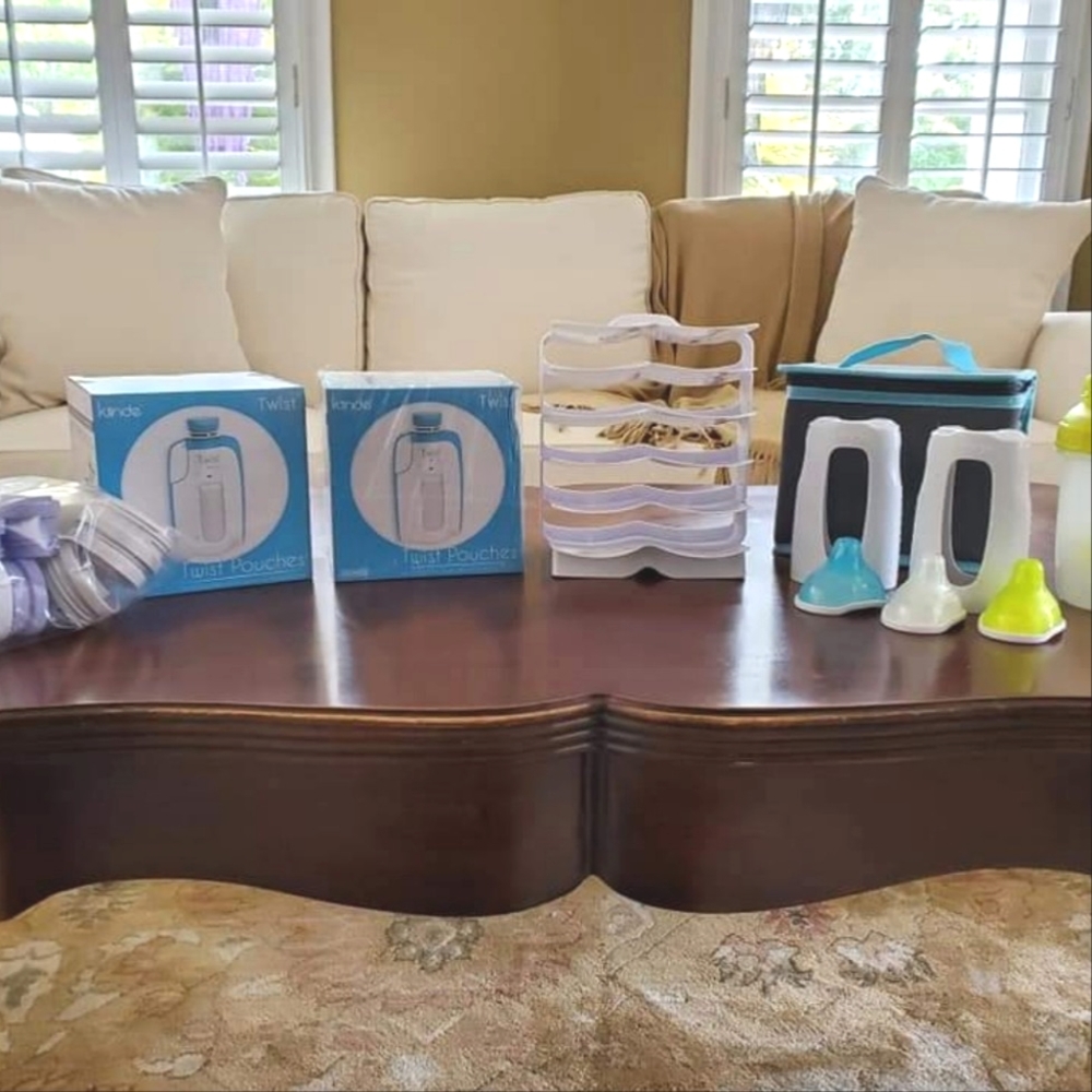 Kiinde Lot Bottles Cooler Storage and Bags